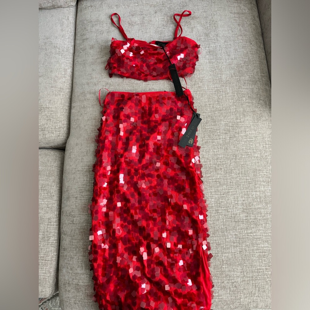 HOUSE OF HARLOW 1960 RED HOT SET: top and skirt